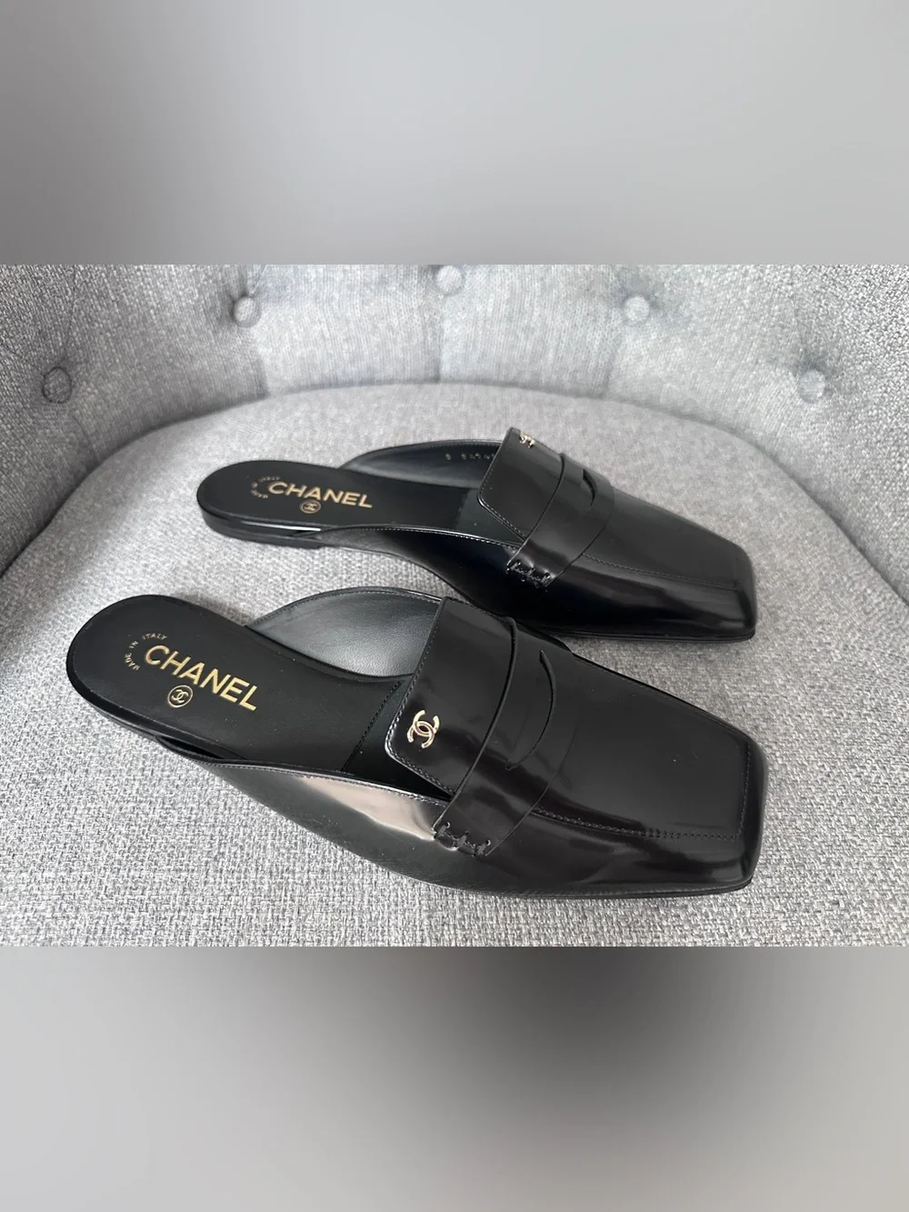 2026 CHANEL BLACK LEATHER SLIDES MULES HALF LOAFER SHOES GOLD CC LOGO 40.5 BLAZY